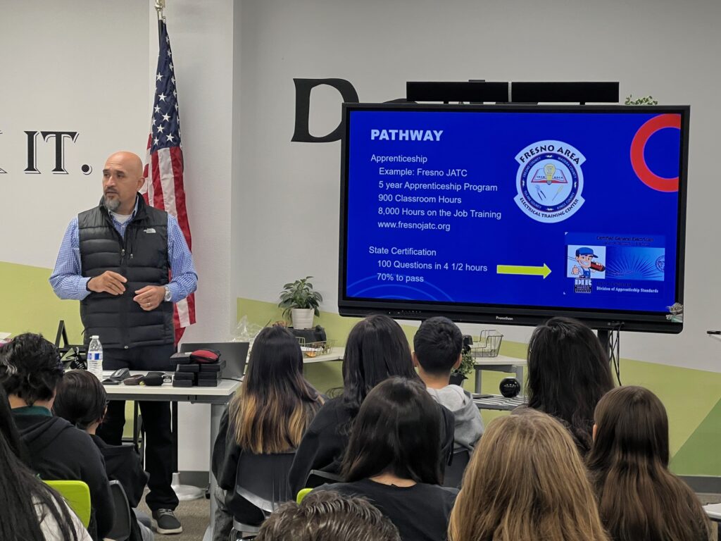 Luis Presentation event photo
