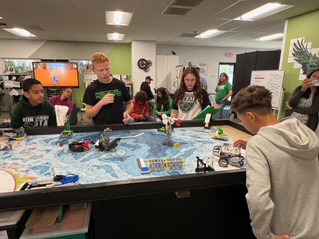 Robotics Emerald Division 1st Place – Team Ian N